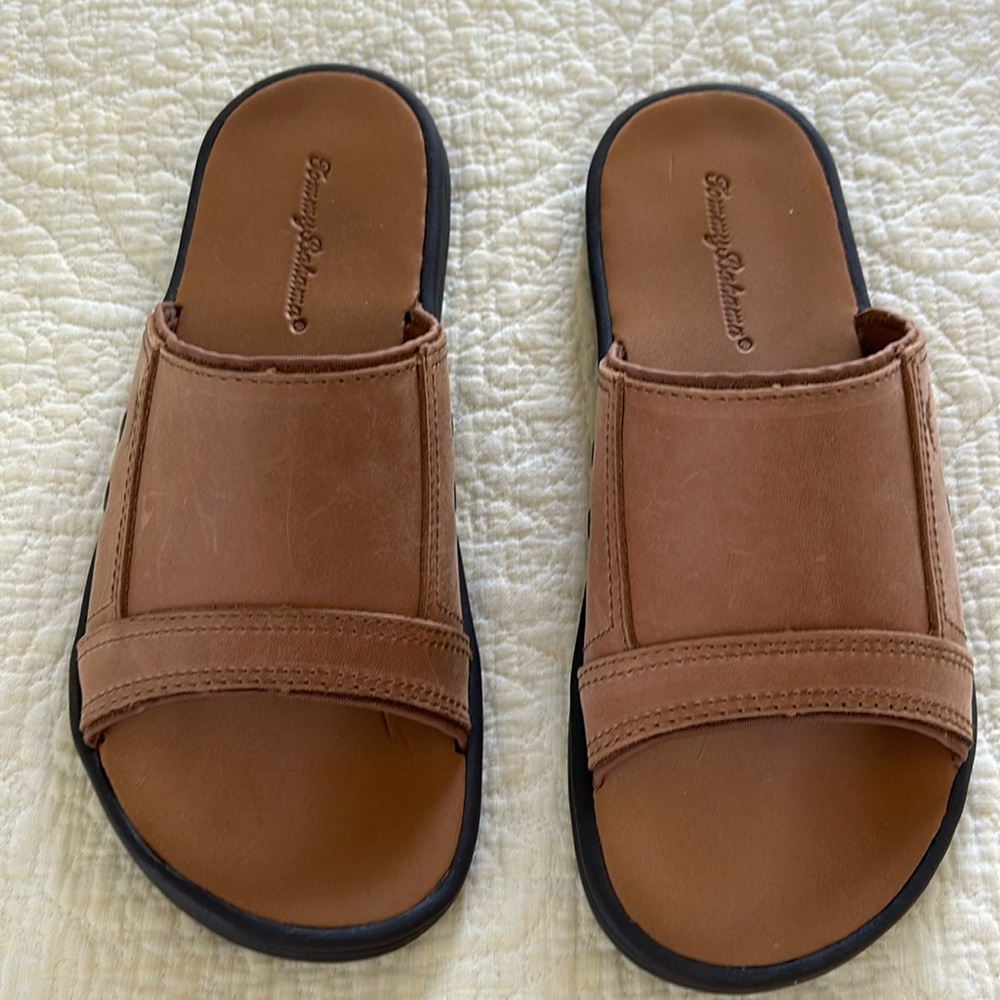 Tommy Bahama men’s tan  suede slides
